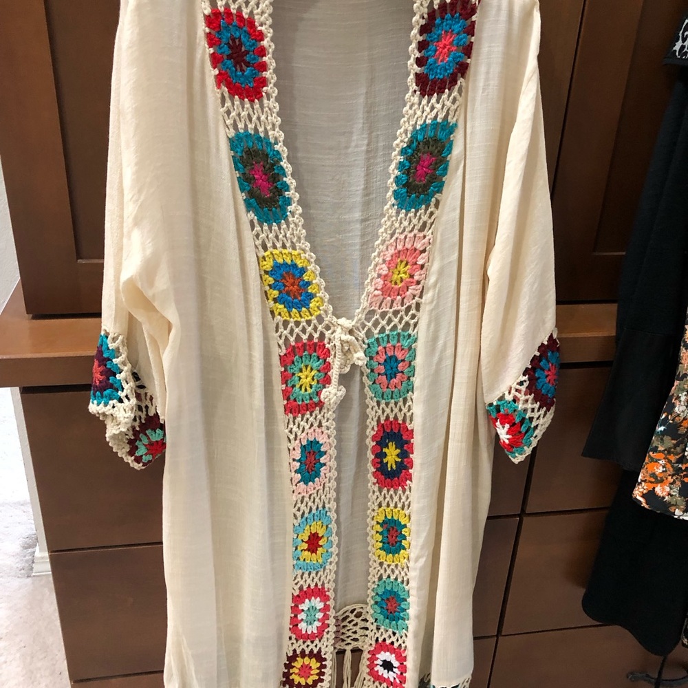 Gorgeous beach coverup I bought in Cabo . Size large - 24” pit to pit  .